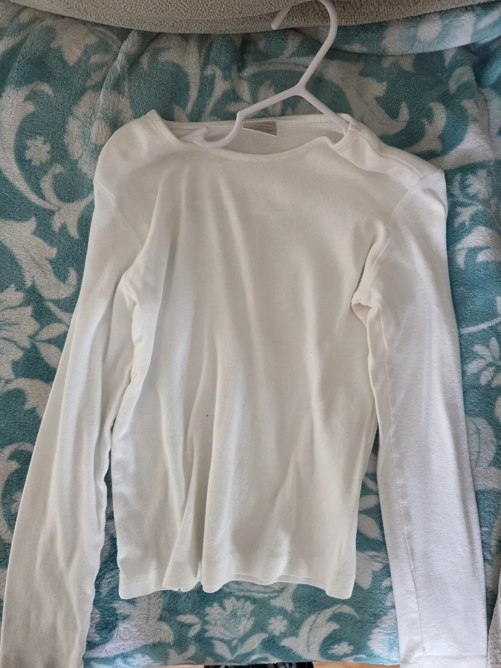 Old Navy White Crewneck Long Sleeve Top